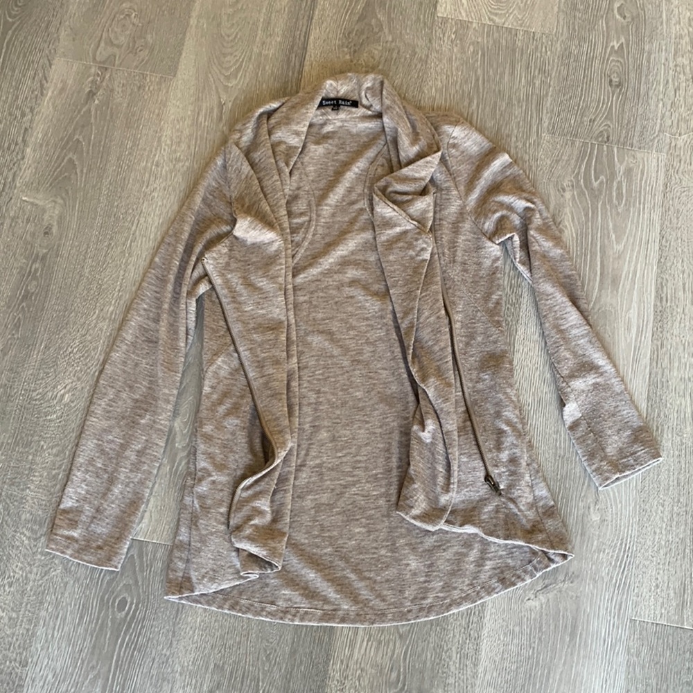 Asymmetrical zipper jacket